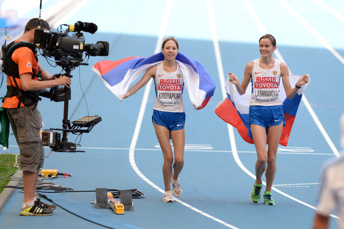 Alfredo Pliadžio/LAF nuotr./Greitojo ėjimo nugalėtojos - Jelena Lašmanova (dešinėje) ir Anisija Kirdiapkina