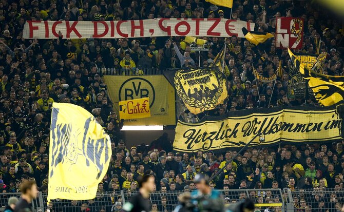 „Borussia“ aistruolių plakatai
