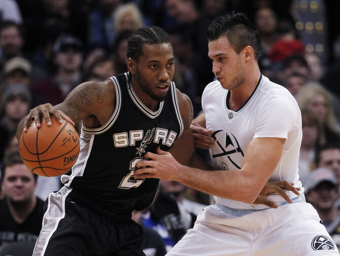 „Scanpix“/AP nuotr./Kawhi Leonardas ir Danilo Gallinari