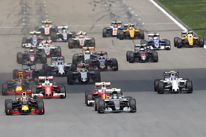 „Reuters“/„Scanpix“ nuotr./Kinijos GP startas