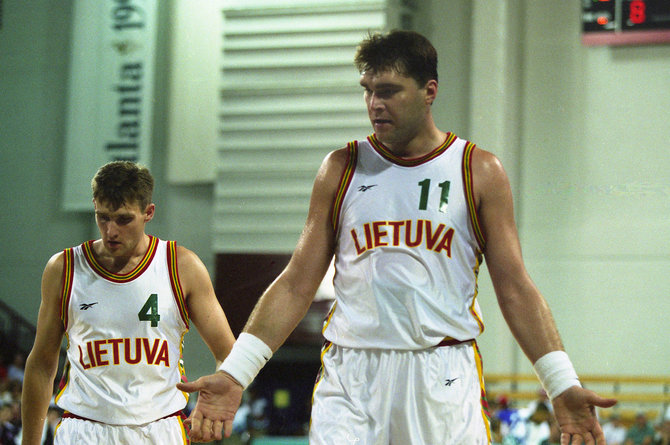 Alfredo Pliadžio nuotr./Rytis Vaišvila ir Arvydas Sabonis 1996 m. žaidynėse Atlantoje