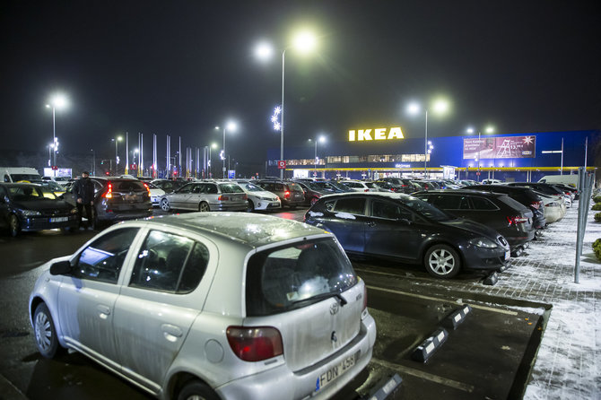 Roko Lukoševičiaus / 15min nuotr./„Ikea“ ir „Nordika“ prekybos centrų prieigos sugriežtinto karantino išvakarėse