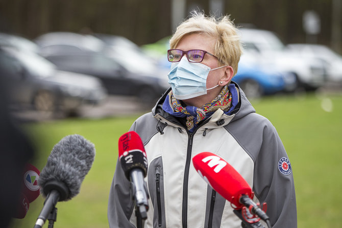 Roko Lukoševičiaus / 15min nuotr./Ingrida Šimonytė dalyvavo aplinkos tvarkymo akcijoje „Darom 2021“