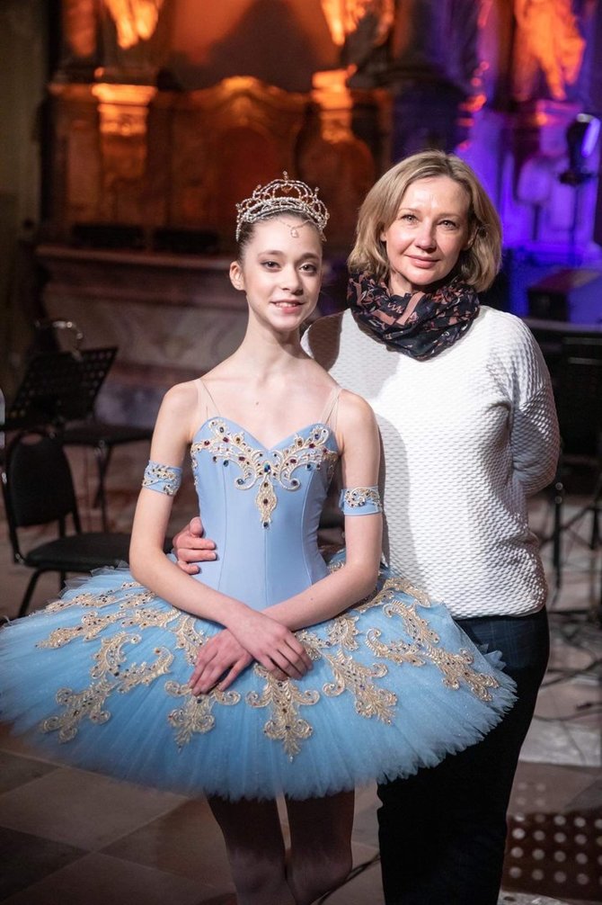 Andriaus Ufarto nuotr. /Talentingoji balerina – Eva Bugakova su mokytoja Rūta Kudžmaite-Daraškevičiene