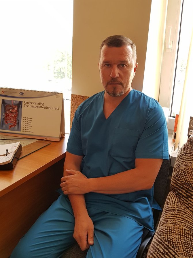 Respublikinės Šiaulių ligoninės Chirurgijos skyriaus pilvo chirurgas Mindaugas Šatkauskas sako, kad kiek pasaulyje egzistuoja chirurgija, tiek ir yra stomos, tik priežiūra keitėsi.