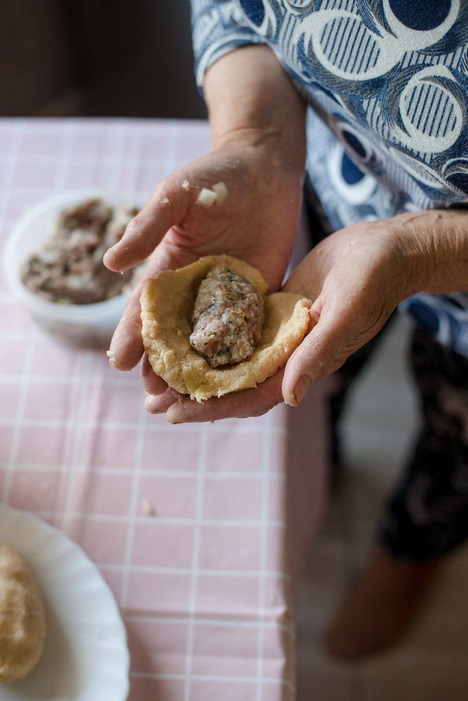 Dovilės Rozmanaitės - Bružienės nuotr./Močiutės Birutos „hitas“ – cepelinai