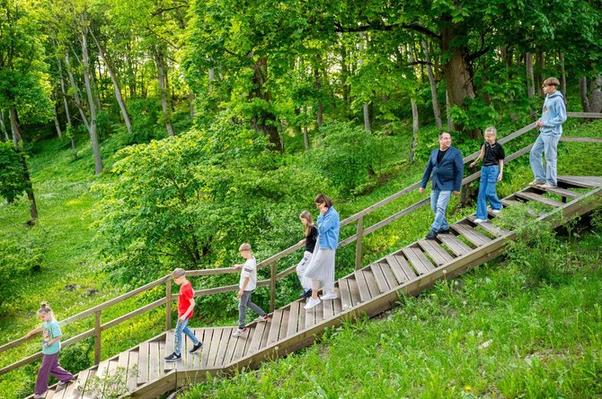 R.Vaitkevičiaus nuotr./Šeima mėgsta laisvalaikį leisti gamtoje