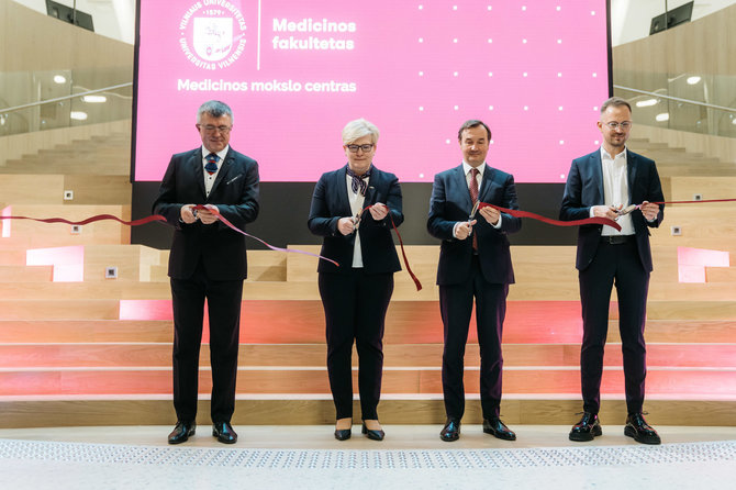 Manto Repečkos nuotr./Vilniuje, Santaros slėnyje, atidarytas Vilniaus universiteto Medicinos fakulteto (VU MF) Medicinos mokslo centras