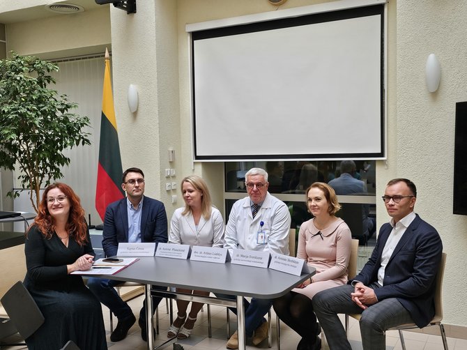 Santaros klinikų nuotr./Spaudos konferencijos dalyviai