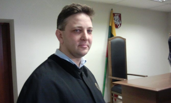 Aistei Pilvelytei teisme atstovaujantis advokatas Ričardas Suslavičius