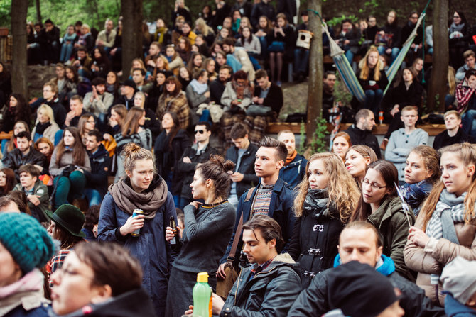 Gatvės muzikos diena 2015 / „Downtown forest hostel & camping“ terasa / R.Šeškaičio nuotr.