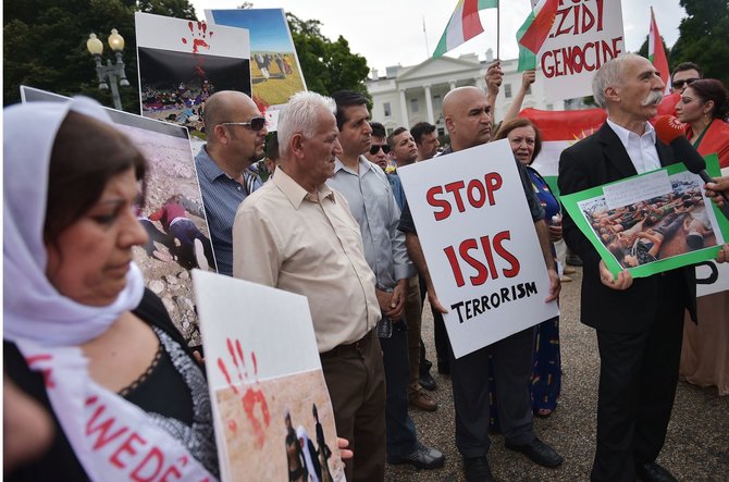AFP/„Scanpix“ nuotr./Protestuotojai prieš "Islamo valstybės" islamistų teroristinius aktus
