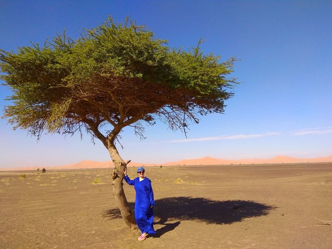 Angelinos Zaleckaitės nuotr./Straipsnio autorė Sacharos dykumoje, Marokas