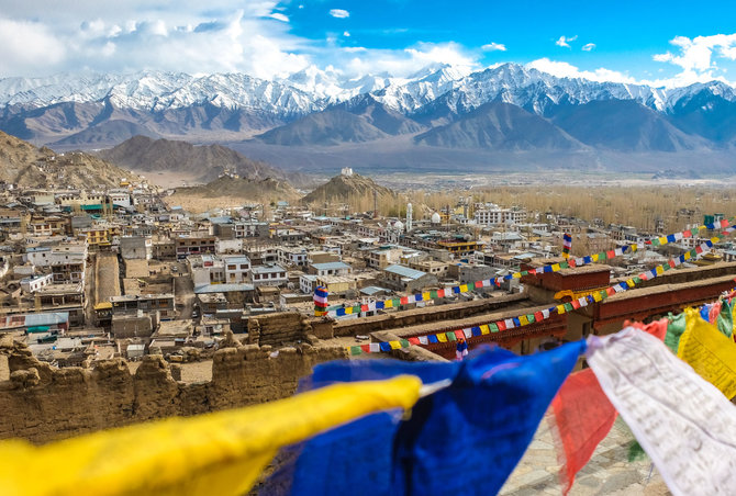 Shutterstock nuotr./Leho miestas ir Himalajų kalnai, Ladakas
