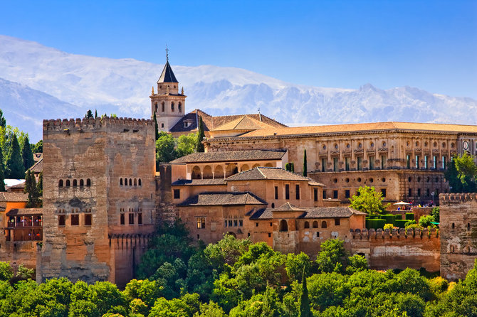 Shutterstock nuotr./Alhambros tvirtovė, Granada, Ispanija