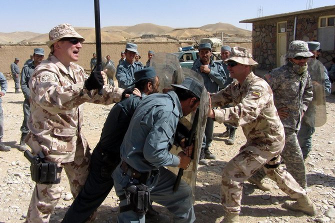 VST nuotr./Afganistane VST atstovai mokė vietos pareigūnus