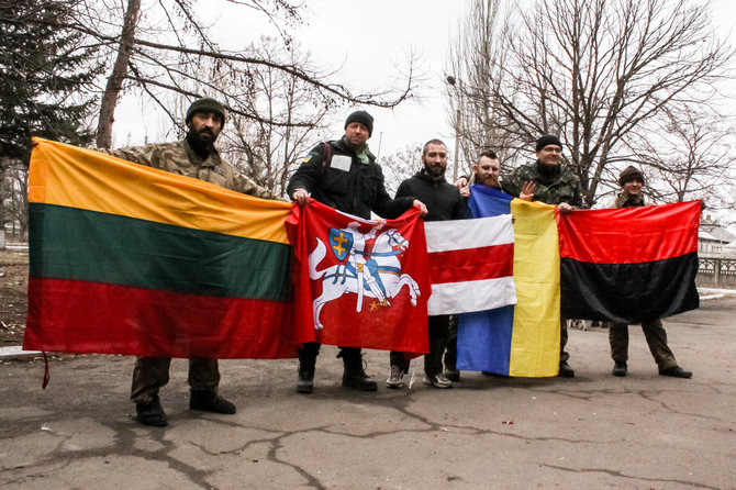 D.Pancerovo nuotr./„Tornado“ kariai su Lietuvos, Baltarusijos ir Ukrainos vėliavomis