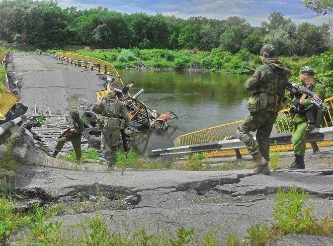 92-osios brigados nuotr./Ukrainos armijos 92-osios mechanizuotos brigados žvalgai priešo teritorijoje netoli Stanica Luhanska miestelio