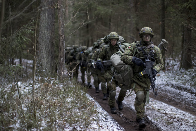 „Scanpix“/AP nuotr./Lietuvoje gynybai ruošiasi ir civiliai