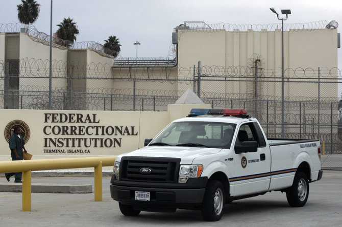„Reuters“/„Scanpix“ nuotr./JAV Kalifornijos valstijoje esanti Federalinė pataisos įstaiga, kur kalėjo Pavlo Lazarenka