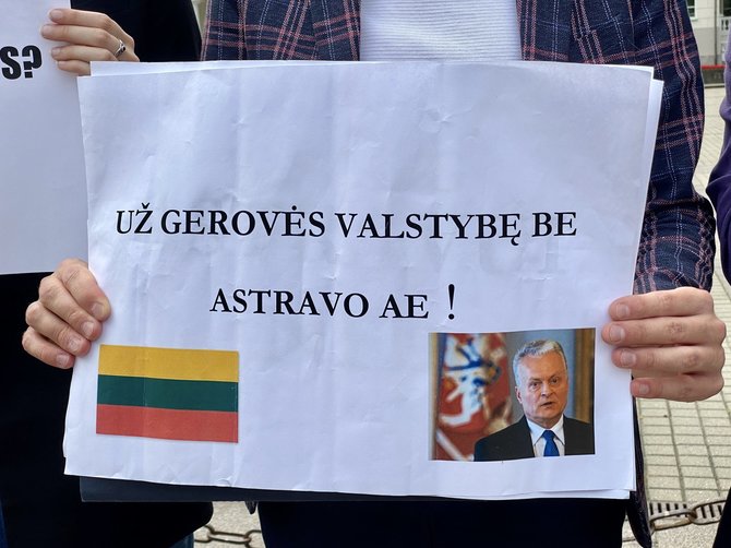 Valdo Kopūsto / 15min nuotr./Prie Prezidentūros protesto akcija dėl žmogaus teisių pažeidimų Baltarusijoje ir Astravo AE