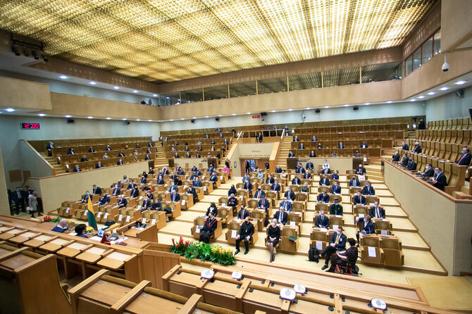 Seimo kanceliarijos nuotr. (aut. Olga Posaškova)/Seimo narių priesaika į 2020–2024 m. kadencijos Seimą