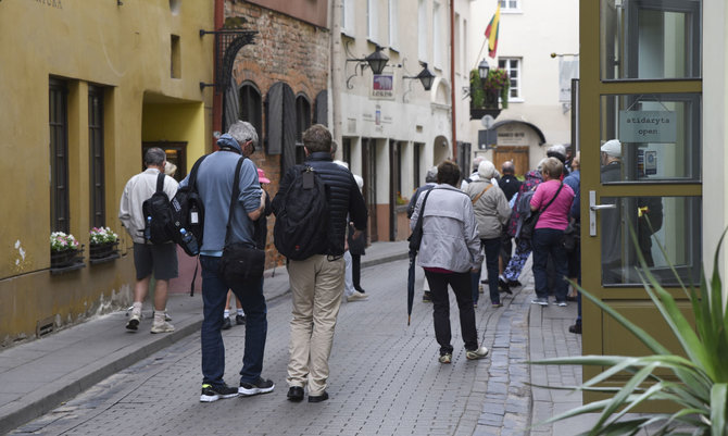 Šarūnės Janušonytės/15min nuotr./Turistai Vilniaus senamiestyje