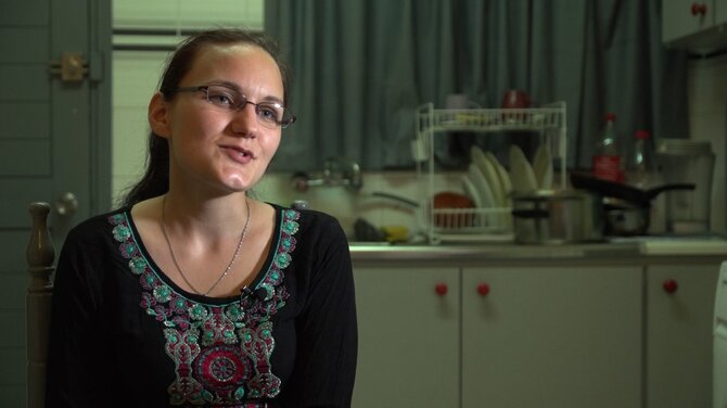Laidos „Emigrantai“ stop kadras/Emigrantė Kristina