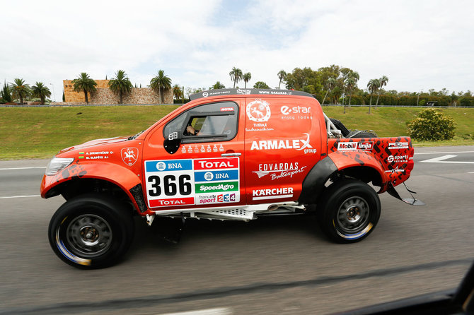 Organizatorių nuotr./Antano Juknevičiaus automobilis „Toyota Hilux Overdrive“