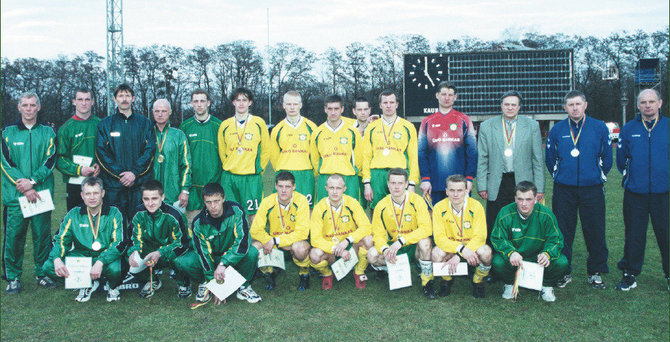 Auksinis 2000-ųjų „FBK Kaunas“ (S.Širmelis – pirmas iš dešinės)