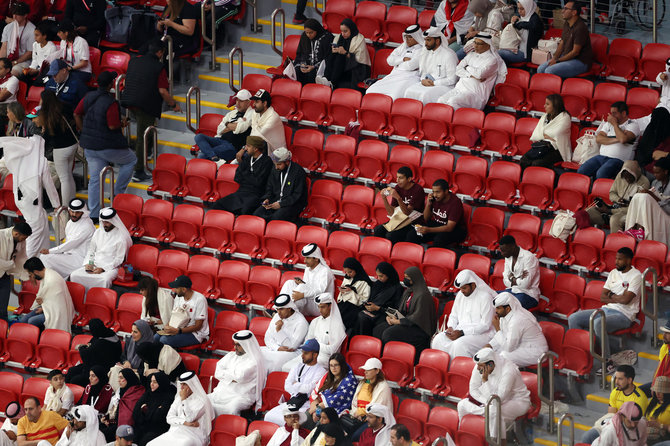 „Reuters“/„Scanpix“ nuotr./Tuščios tribūnos pasaulio čempionato atidarymo rungtynėse Katare