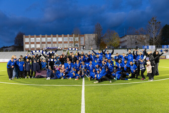 „Hegelmann“ nuotr./„Hegelmann“ futbolininkai ir sirgaliai