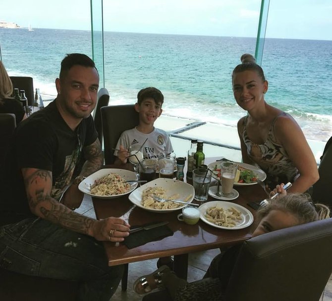 „Instagram“ nuotr./Rafaelis Ledesma su šeima