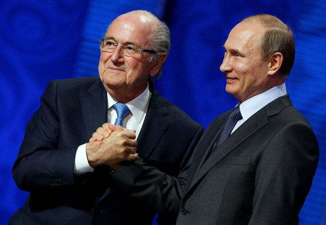 „Reuters“/„Scanpix“ nuotr./Seppas Blatteris ir Vladimiras Putinas