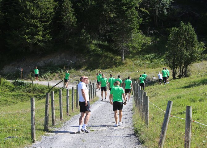 nuotr. Evaldo Gelumbausko /Vilniaus „Žalgirio“ futbolininkų pasivaikščiojimas kalnuose