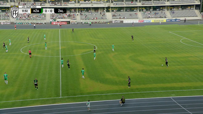 nuotr. stopkadras/Dariaus ir Girėno stadiono veja