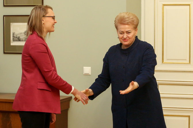 Vidmanto Balkūno / 15min nuotr./Dalia Grybauskaitė susitiko su kandidate į aplinkos ministrus Irma Gudžiūnaite