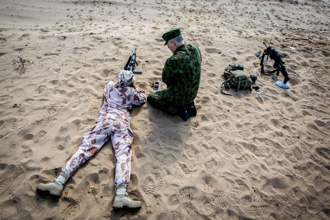 Vidmanto Balkūno/15min.lt nuotr./Ukrainos snaiperiai tobulinasi Lietuvoje