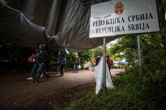 Vidmanto Balkūno/15min.lt nuotr./Migrantai Serbijos - Kroatijos pasienyje
