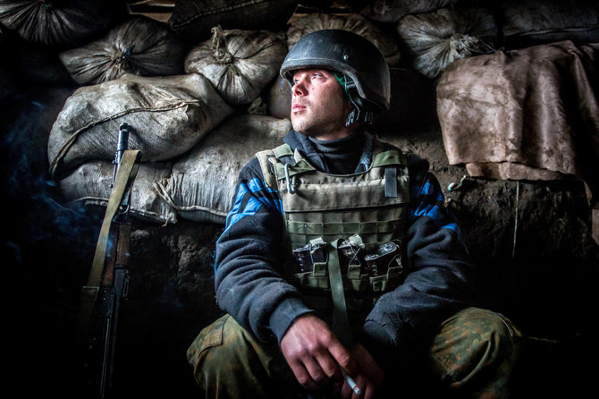 Vidmanto Balkūno/15min.lt nuotr./Ukrainos karys Marjinkos priešakinėse linijose
