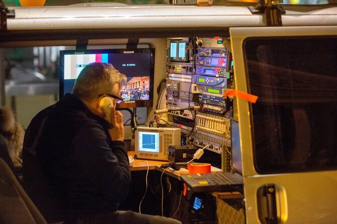 Vidmanto Balkūno/15min.lt nuotr./Žurnalistai nušviečia Briuselio teroro atakas