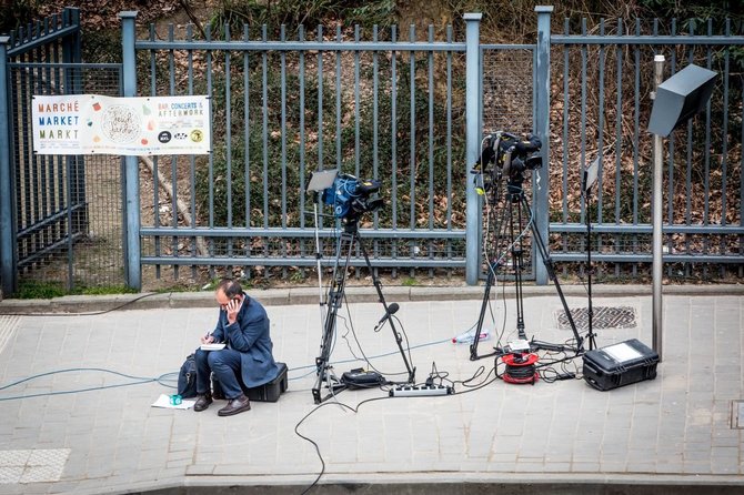 Vidmanto Balkūno / 15min nuotr./Žurnalistai nušviečia Briuselio teroro atakas