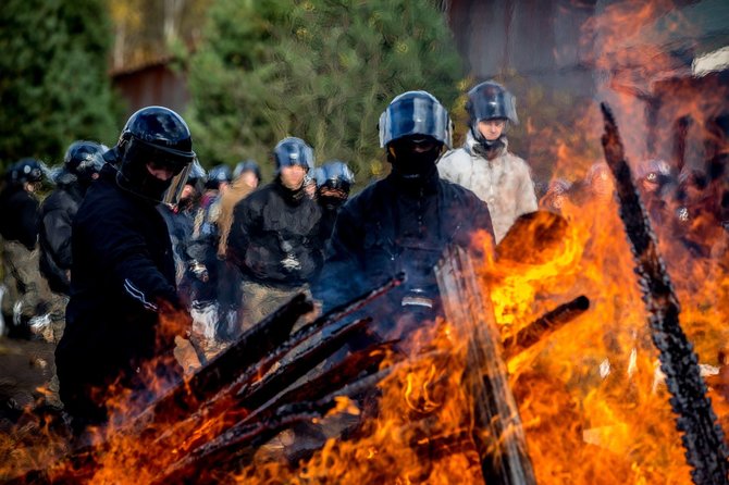 Vidmanto Balkūno / 15min nuotr./VST pareigūnų pratybos Pravieniškių kolonijoje 