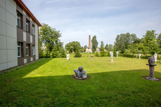 Vidmanto Balkūno / 15min nuotr./Leliūnų laiškininkės Danutės Sucharevienės darbo kasdienybė