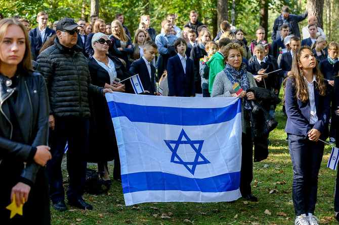 Vidmanto Balkūno / 15min nuotr./Lietuvos žydų genocido aukų pagerbimo ceremonijoje Panerių memoriale