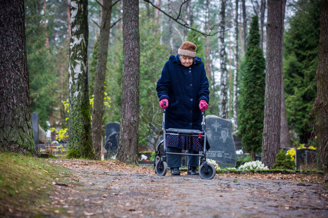 Vidmanto Balkūno / 15min nuotr./Teodora Martinėnienė Sudervės kapinėse