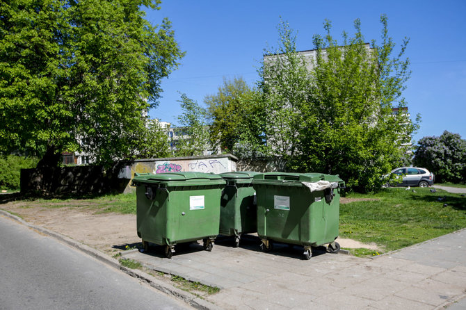 Vidmanto Balkūno / 15min nuotr./Atliekų konteineriai Vilniuje