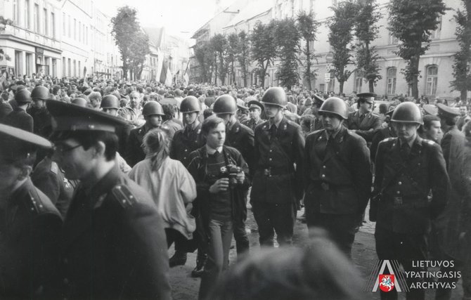 Lietuvos ypatingojo archyvo nuotr./Lietuvos laisvės lygos 1988 m. rugsėjo 28 d. mitingas. Vilnius, M. Gorkio (dabar – Pilies) gatvė.