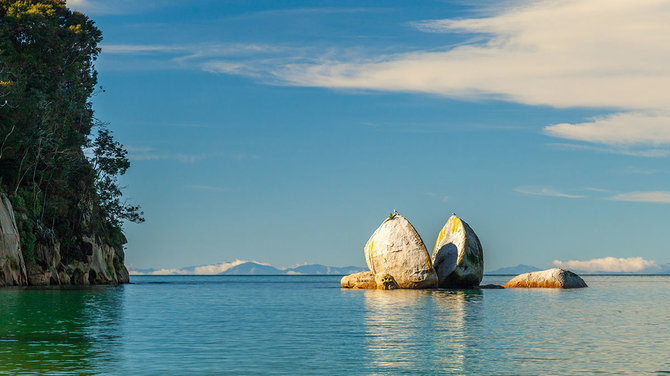 Shutterstock nuotr./Perskilusio obuolio uola, Naujoji Zelandija