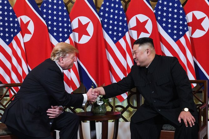 AFP/„Scanpix“ nuotr./D.Trumpo ir Kim Jong Uno susitikimas Vietname